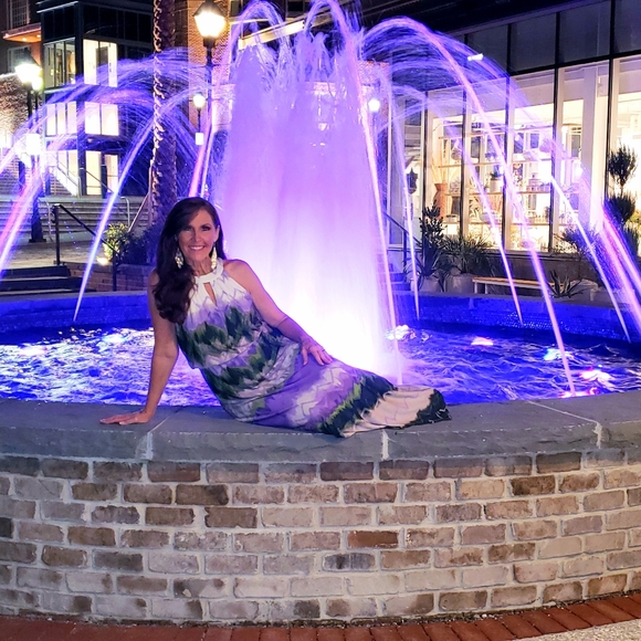 Meet your Posher, Diana - Picture 3 of 4